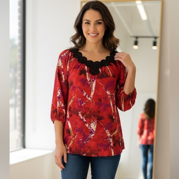 Women’s Top - Picture 1 of 6